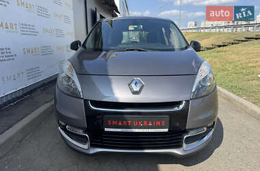 Минивэн Renault Scenic 2012 в 
