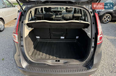 Минивэн Renault Scenic 2011 в 