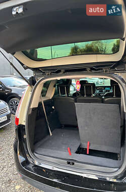 Минивэн Renault Scenic 2013 в 