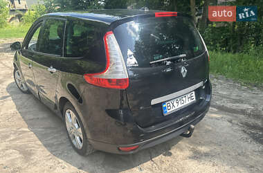 Минивэн Renault Scenic 2011 в 