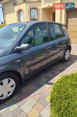 Минивэн Renault Scenic 2006 в 