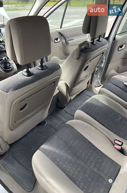 Минивэн Renault Scenic 2005 в 