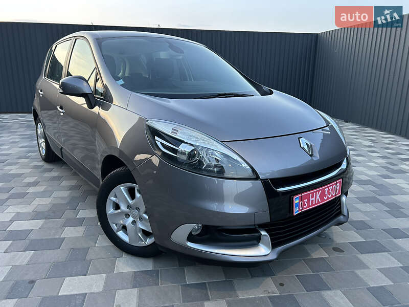 Минивэн Renault Scenic 2013 в 