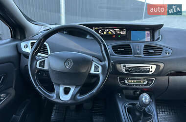 Минивэн Renault Scenic 2013 в 
