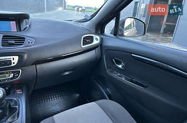 Минивэн Renault Scenic 2013 в 