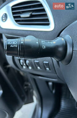 Минивэн Renault Scenic 2013 в 