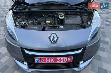 Минивэн Renault Scenic 2013 в 