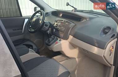 Минивэн Renault Scenic 2004 в 