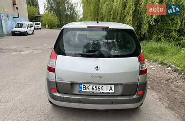 Минивэн Renault Scenic 2005 в 
