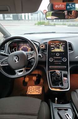 Минивэн Renault Scenic 2019 в 