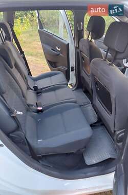 Минивэн Renault Scenic 2010 в 