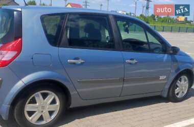 Минивэн Renault Scenic 2004 в 