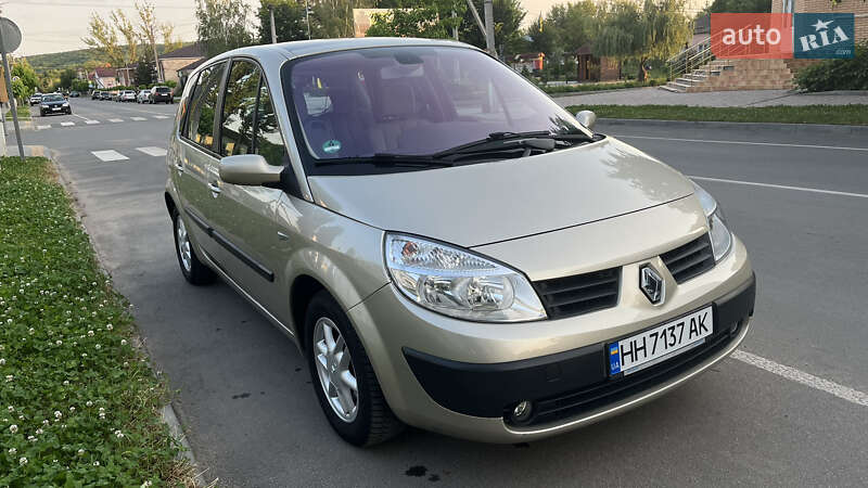 Минивэн Renault Scenic 2006 в Ананьеве