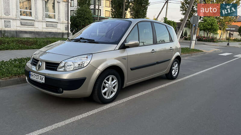 Минивэн Renault Scenic 2006 в Ананьеве