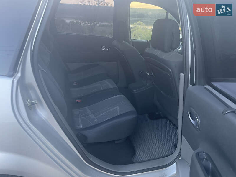Мінівен Renault Scenic 2005 в Коблевому