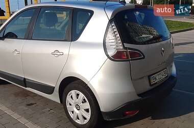 Минивэн Renault Scenic 2012 в 