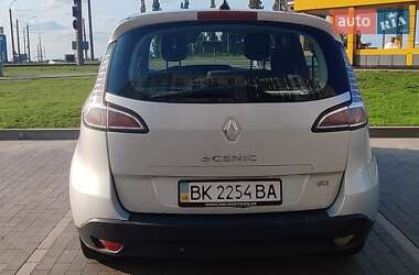Минивэн Renault Scenic 2012 в 