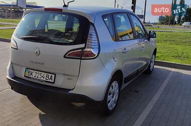 Минивэн Renault Scenic 2012 в 