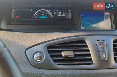 Минивэн Renault Scenic 2012 в 