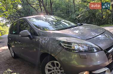 Минивэн Renault Scenic 2013 в 