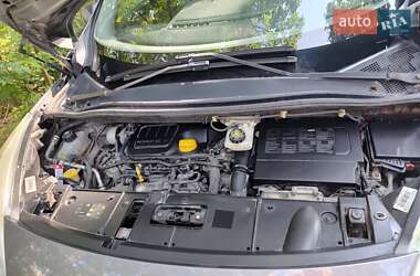 Минивэн Renault Scenic 2013 в 