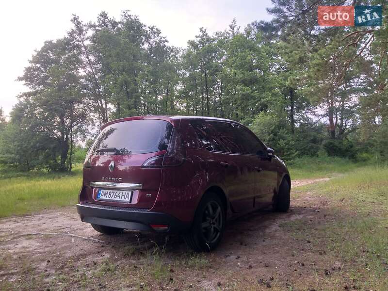 Минивэн Renault Scenic 2013 в Коростене