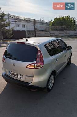 Минивэн Renault Scenic 2010 в 