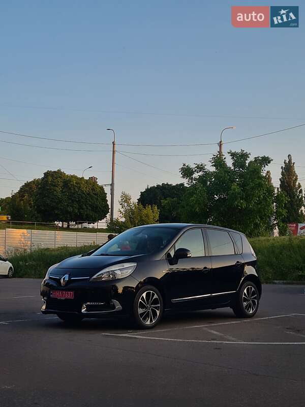 Минивэн Renault Scenic 2015 в 
