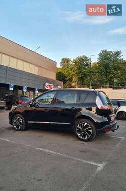 Минивэн Renault Scenic 2015 в 