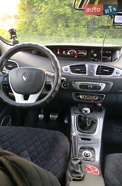 Минивэн Renault Scenic 2014 в 