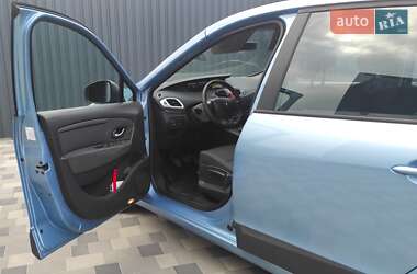 Минивэн Renault Scenic 2009 в 