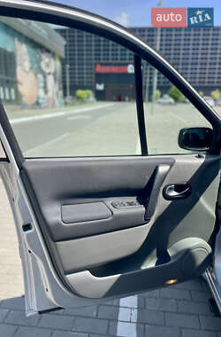 Минивэн Renault Scenic 2006 в 