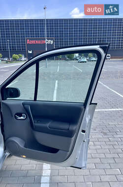Минивэн Renault Scenic 2006 в 