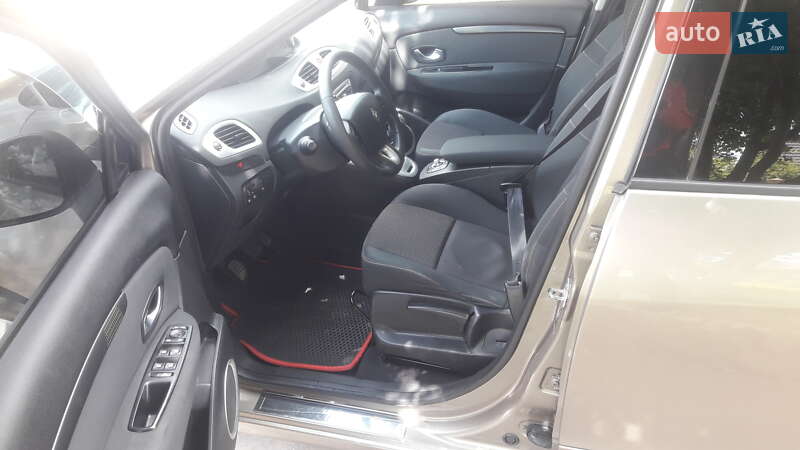 Мінівен Renault Scenic 2009 в Глухові