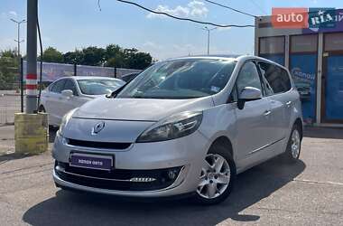 Минивэн Renault Scenic 2012 в 
