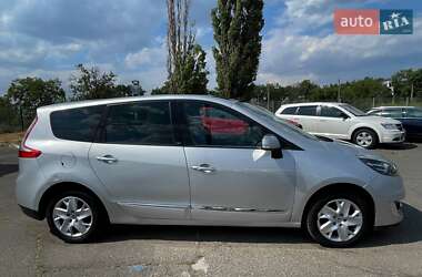 Минивэн Renault Scenic 2012 в 