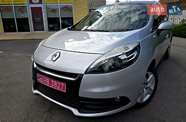 Минивэн Renault Scenic 2013 в 
