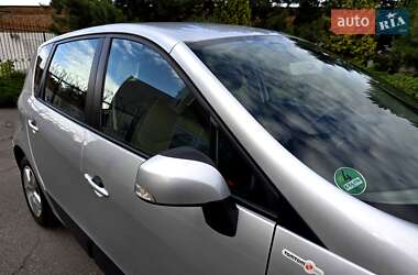 Минивэн Renault Scenic 2013 в 