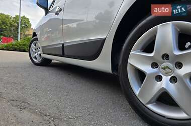 Минивэн Renault Scenic 2013 в 