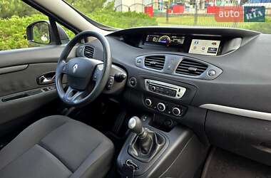 Минивэн Renault Scenic 2013 в 