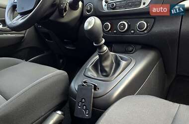 Минивэн Renault Scenic 2013 в 