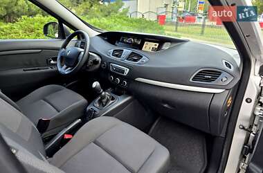 Минивэн Renault Scenic 2013 в 