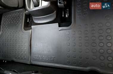 Минивэн Renault Scenic 2013 в 