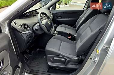 Минивэн Renault Scenic 2013 в 