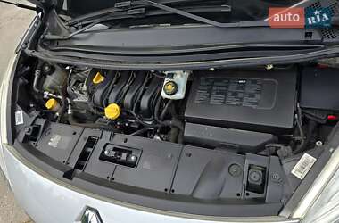 Минивэн Renault Scenic 2013 в 