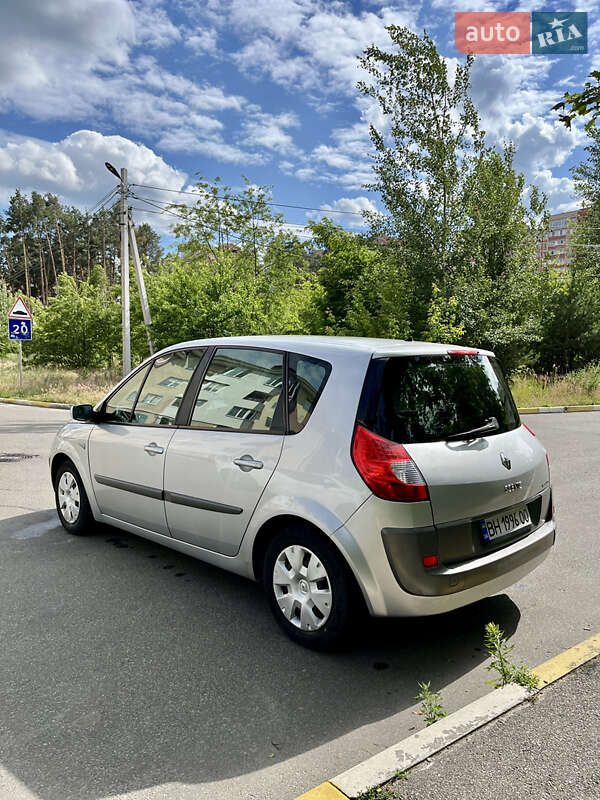 Минивэн Renault Scenic 2007 в Буче