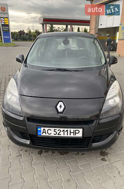 Минивэн Renault Scenic 2010 в 