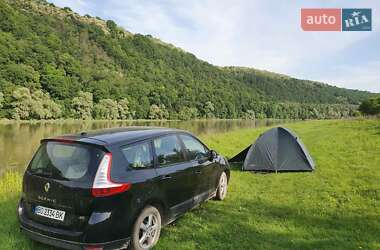 Минивэн Renault Scenic 2010 в 