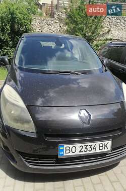 Минивэн Renault Scenic 2010 в 