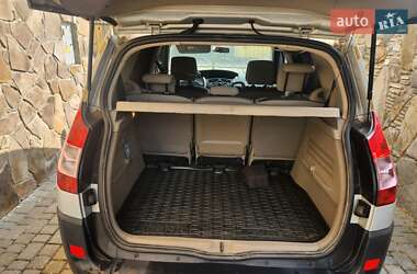 Минивэн Renault Scenic 2004 в 